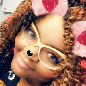 Meet your Posher, Crystal